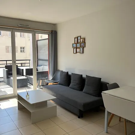 Daire 2p Quiet, Tram, Convenient *